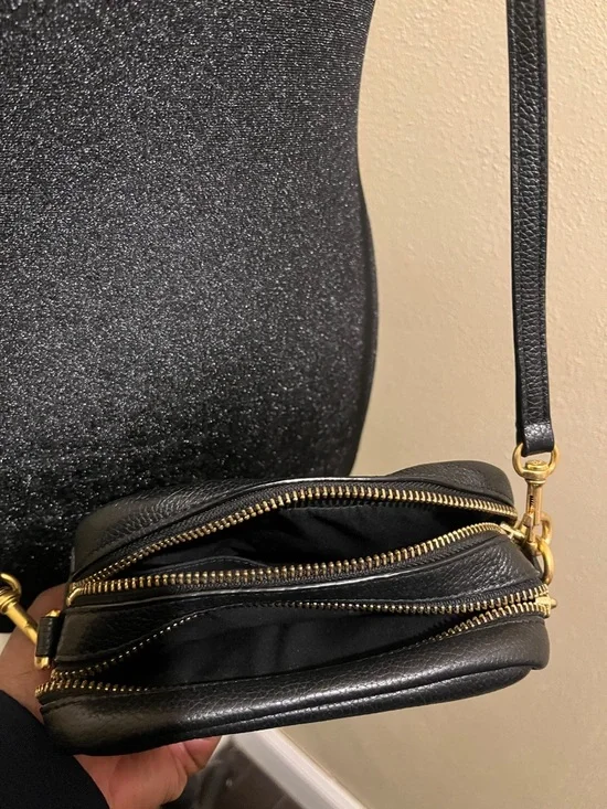 Tory Burch Black Pebbled Leather Logo Camera Crossbody with Gold Hardware - Picture 6 of 7